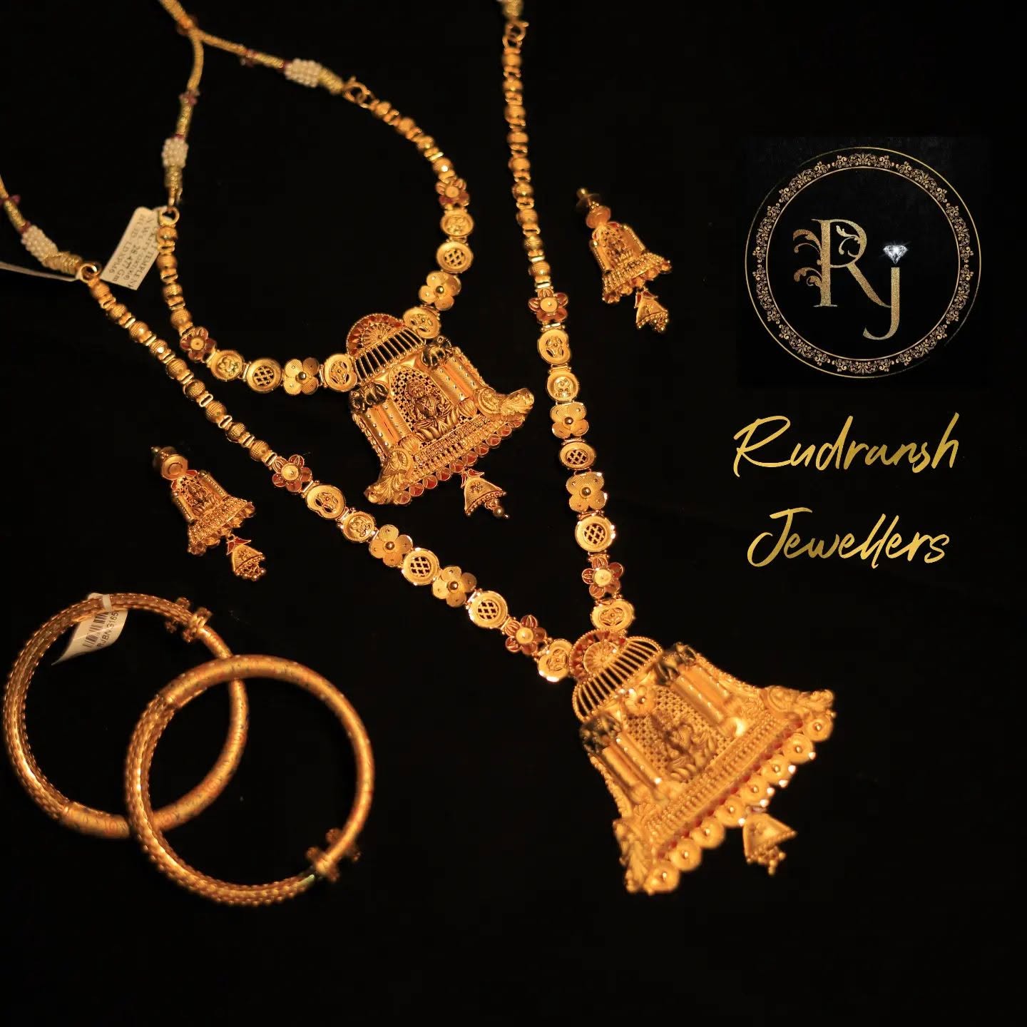 Temple Necklace Set